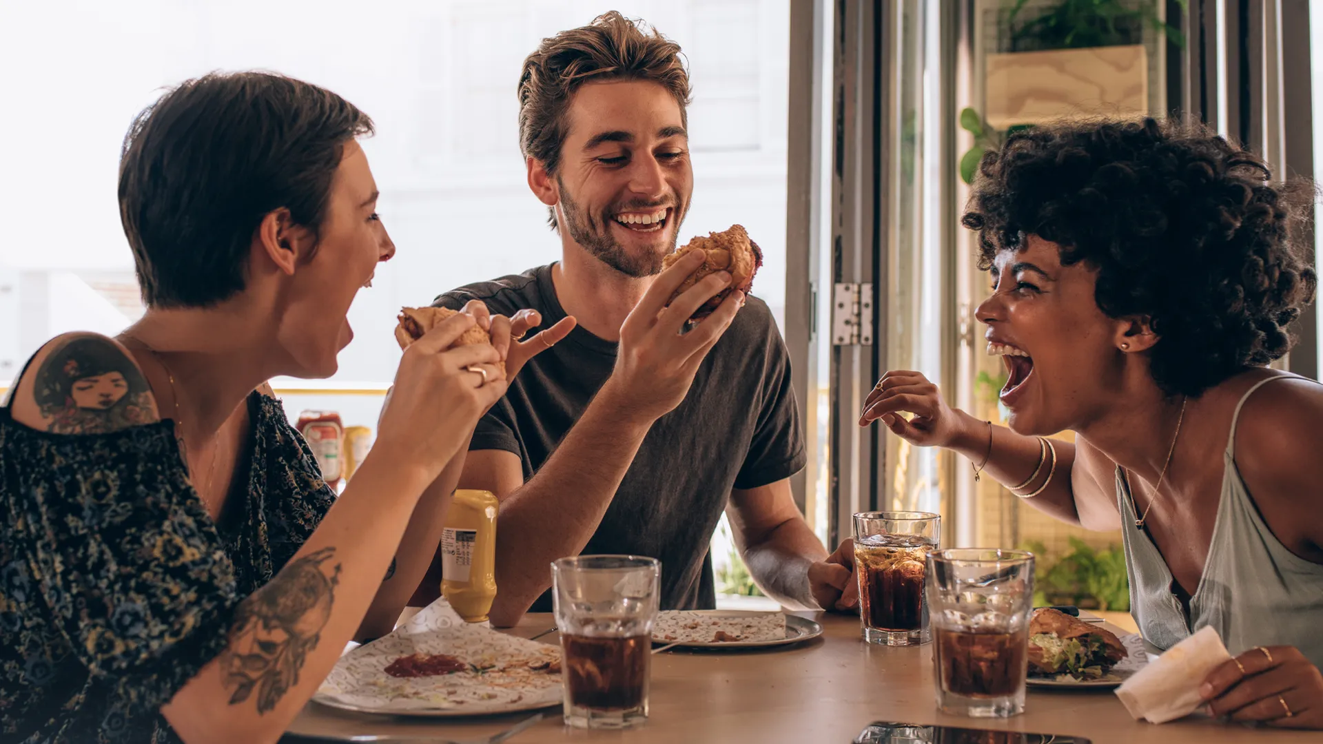 Students eating HobSensus